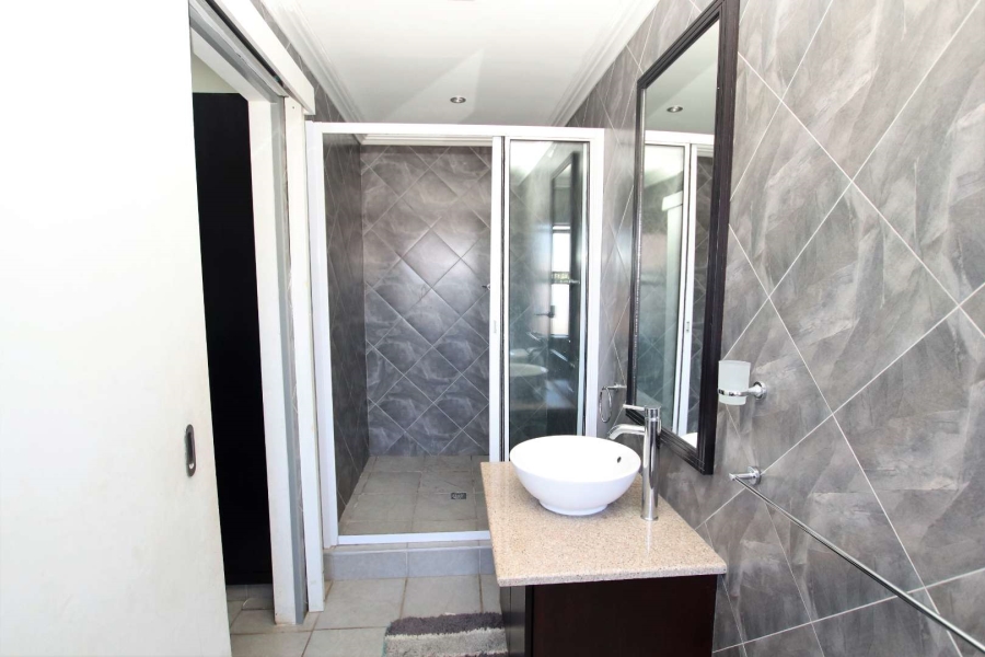 10 Bedroom Property for Sale in Glen Ashley KwaZulu-Natal