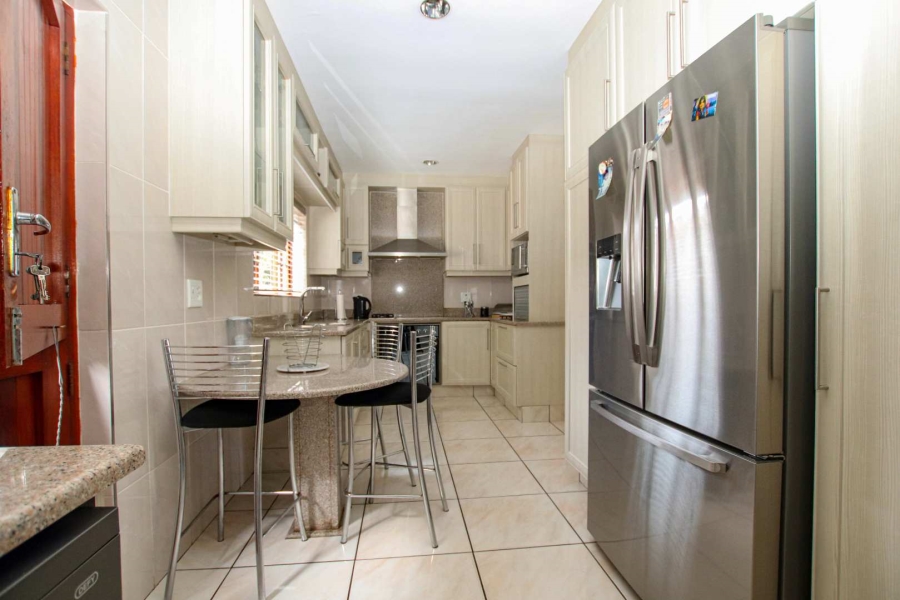 5 Bedroom Property for Sale in Herrwood Park KwaZulu-Natal