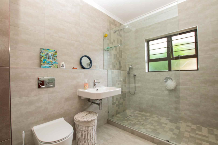 5 Bedroom Property for Sale in Herrwood Park KwaZulu-Natal