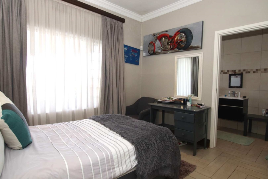 5 Bedroom Property for Sale in Glen Ashley KwaZulu-Natal