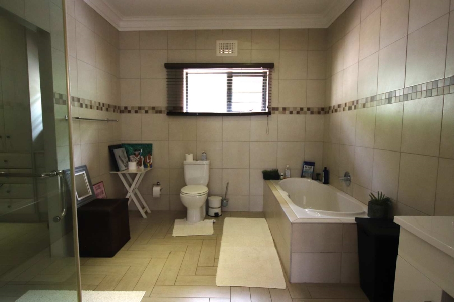 5 Bedroom Property for Sale in Glen Ashley KwaZulu-Natal