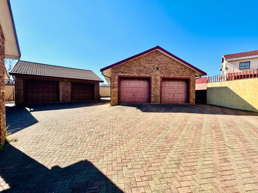 8 Bedroom Property for Sale in Vryheid KwaZulu-Natal