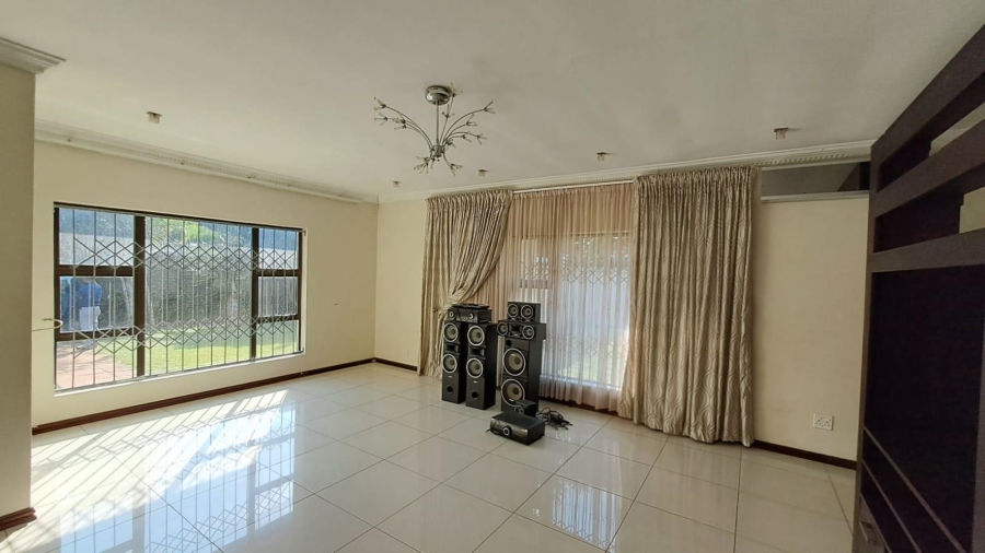 4 Bedroom Property for Sale in Meer En See KwaZulu-Natal