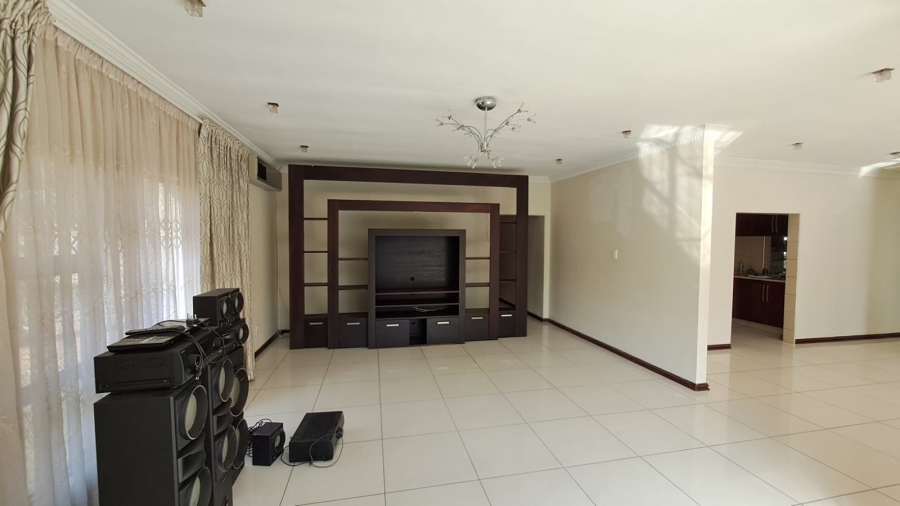 4 Bedroom Property for Sale in Meer En See KwaZulu-Natal