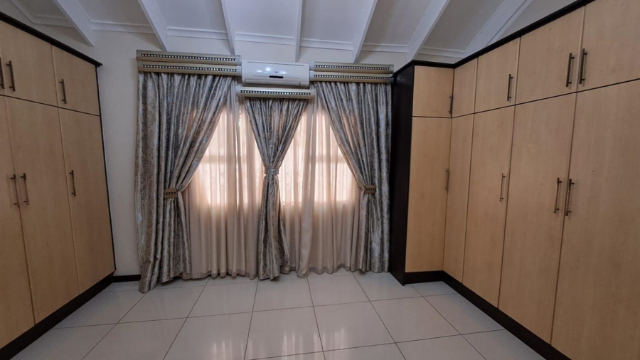 4 Bedroom Property for Sale in Meer En See KwaZulu-Natal