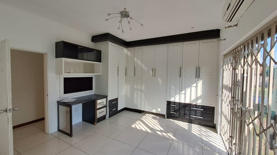 4 Bedroom Property for Sale in Meer En See KwaZulu-Natal