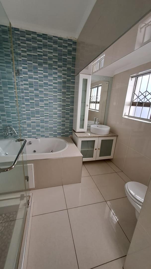 4 Bedroom Property for Sale in Meer En See KwaZulu-Natal