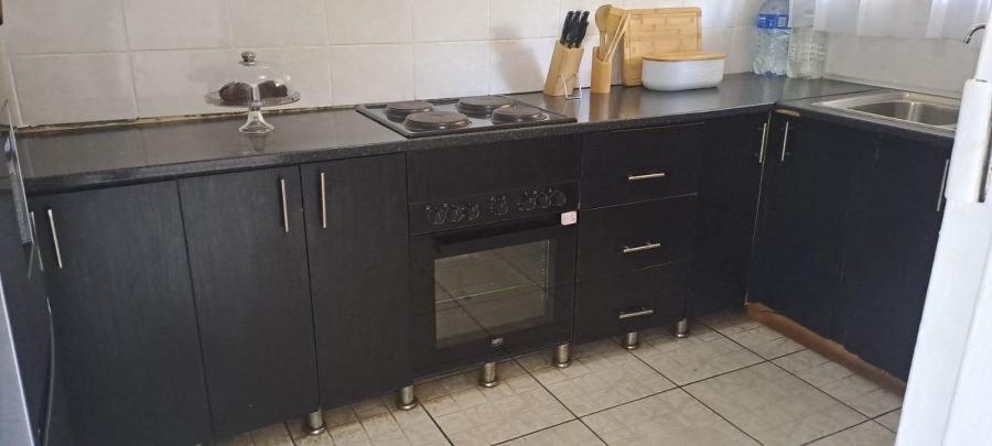 To Let 2 Bedroom Property for Rent in Fairview KwaZulu-Natal