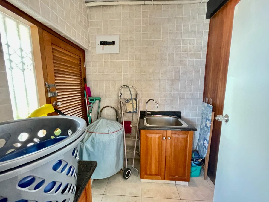 To Let 3 Bedroom Property for Rent in Umhlanga KwaZulu-Natal