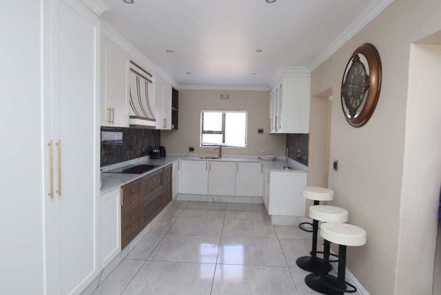 To Let 4 Bedroom Property for Rent in Glen Ashley KwaZulu-Natal