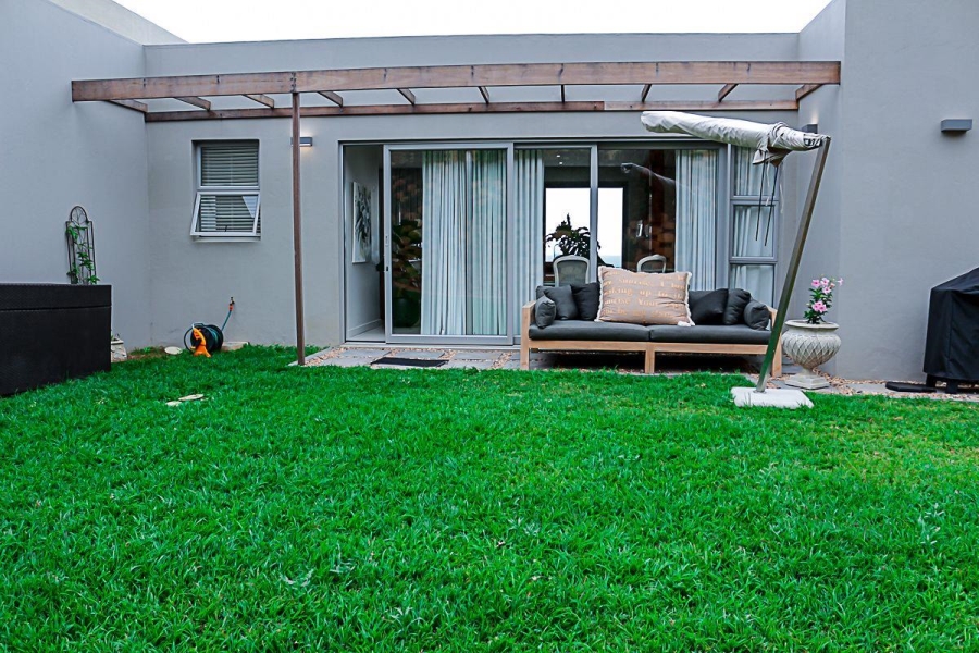To Let 3 Bedroom Property for Rent in La Lucia KwaZulu-Natal