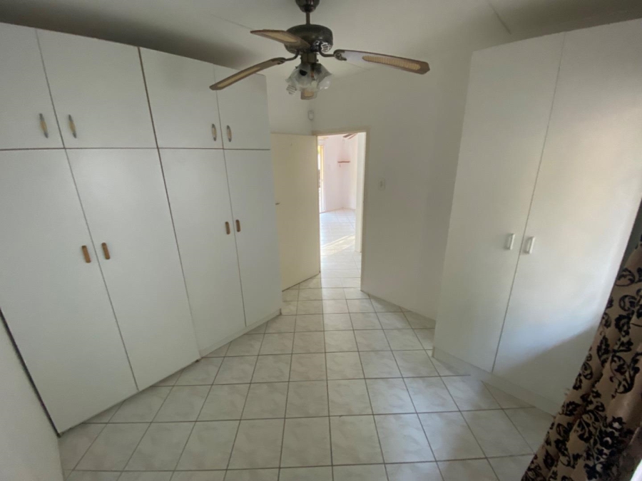 To Let 2 Bedroom Property for Rent in Queensburgh KwaZulu-Natal