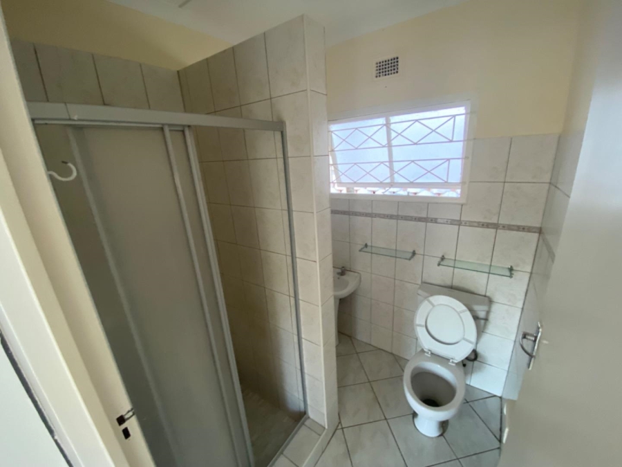 To Let 2 Bedroom Property for Rent in Queensburgh KwaZulu-Natal