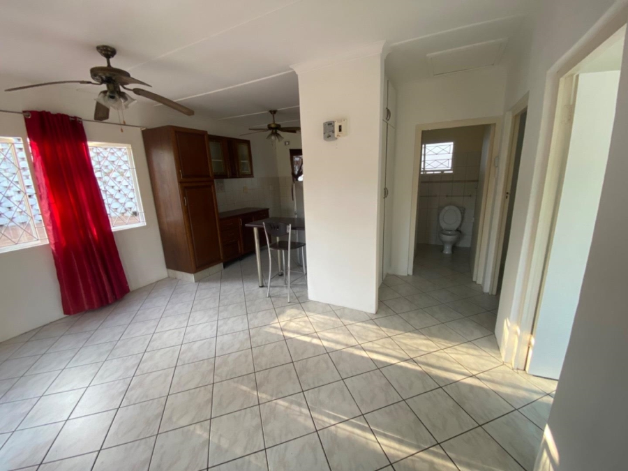 To Let 2 Bedroom Property for Rent in Queensburgh KwaZulu-Natal