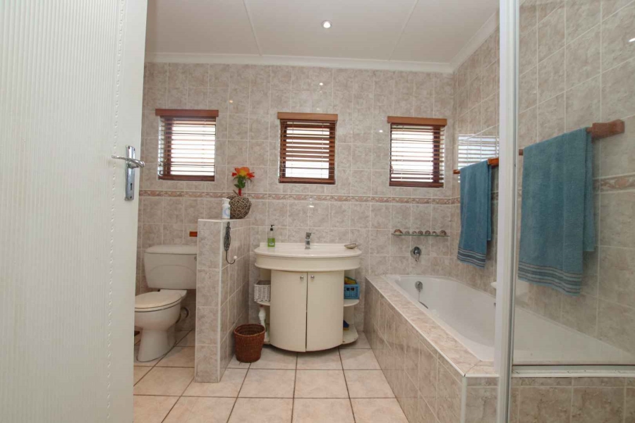 4 Bedroom Property for Sale in Glen Anil KwaZulu-Natal