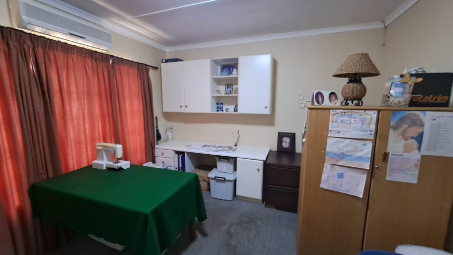 4 Bedroom Property for Sale in Meer En See KwaZulu-Natal