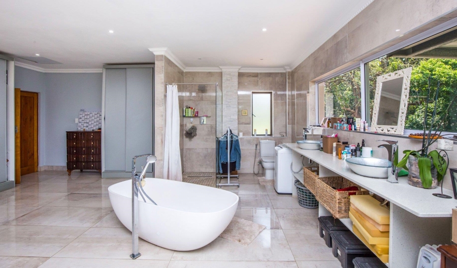 11 Bedroom Property for Sale in Beachwood KwaZulu-Natal