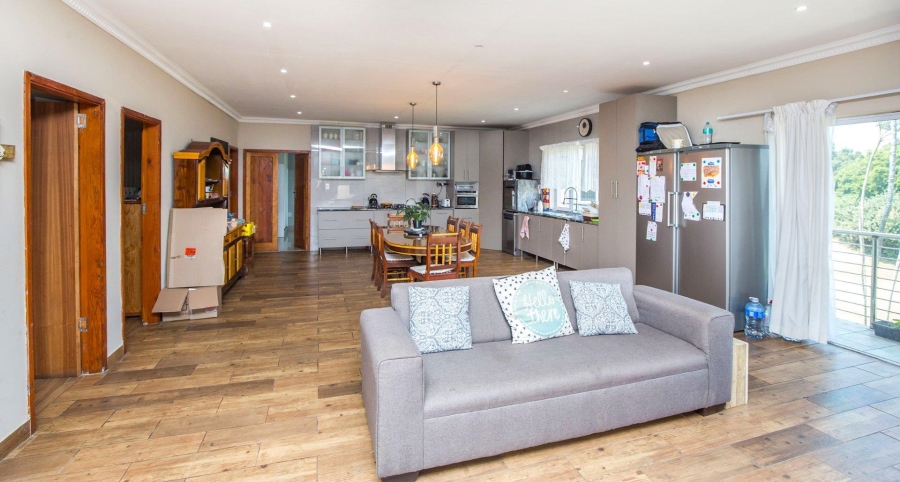 11 Bedroom Property for Sale in Beachwood KwaZulu-Natal