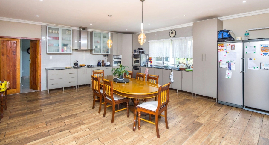 11 Bedroom Property for Sale in Beachwood KwaZulu-Natal