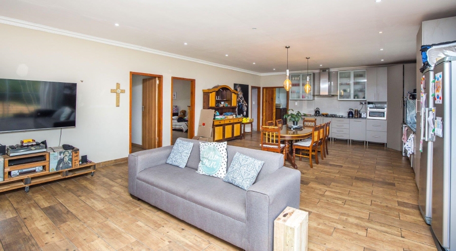 11 Bedroom Property for Sale in Beachwood KwaZulu-Natal