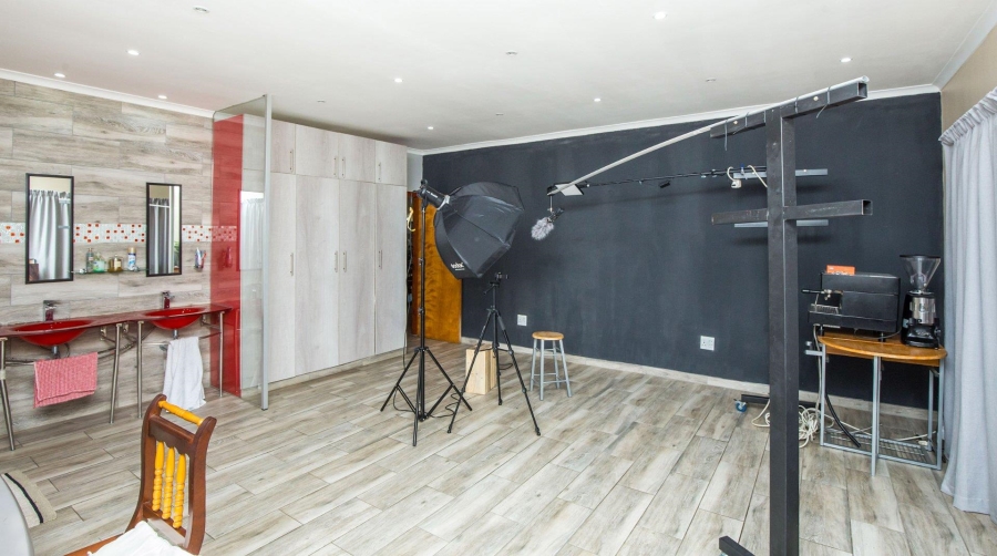 11 Bedroom Property for Sale in Beachwood KwaZulu-Natal