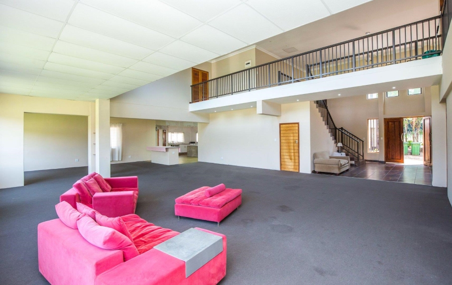 11 Bedroom Property for Sale in Beachwood KwaZulu-Natal