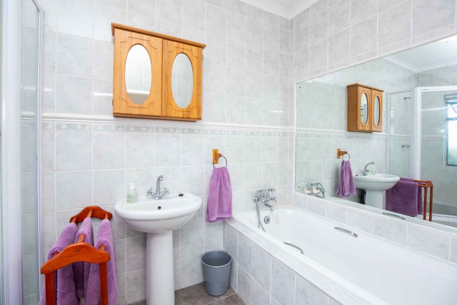 3 Bedroom Property for Sale in Glen Hills KwaZulu-Natal