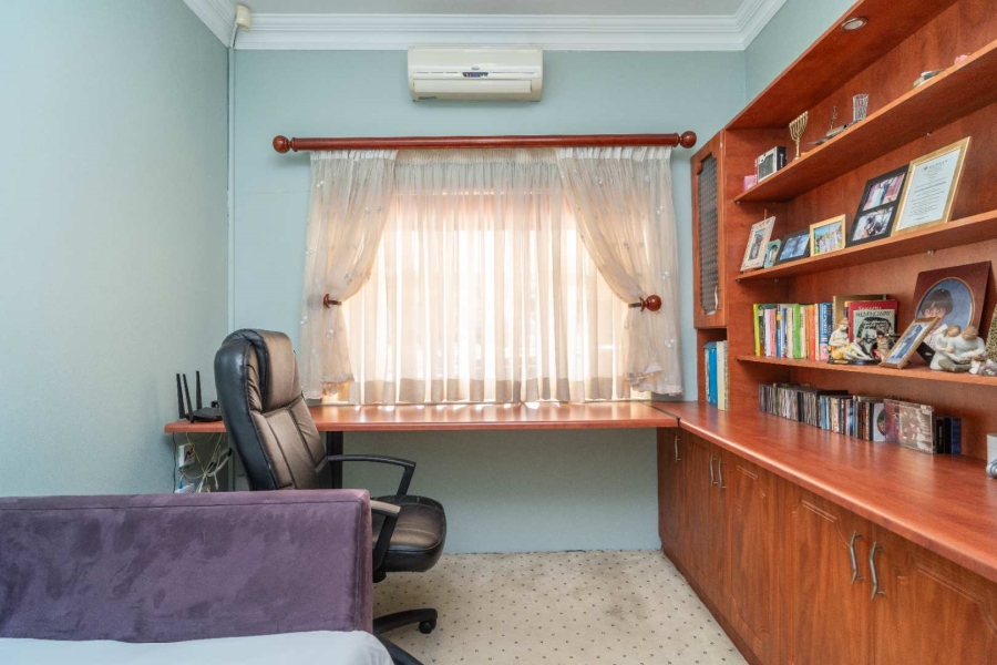 5 Bedroom Property for Sale in Glen Ashley KwaZulu-Natal