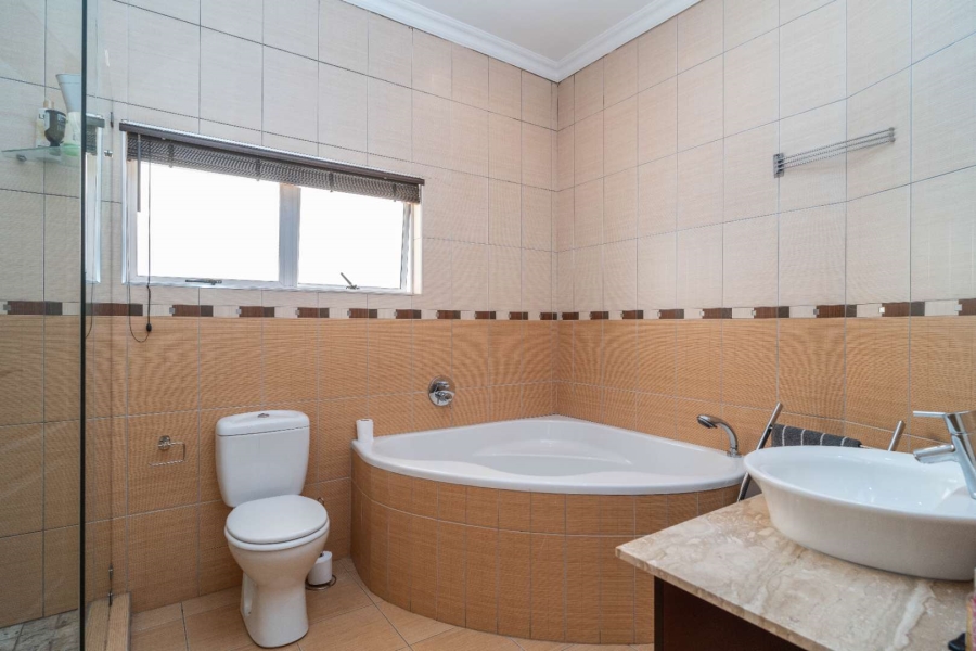 5 Bedroom Property for Sale in Glen Ashley KwaZulu-Natal