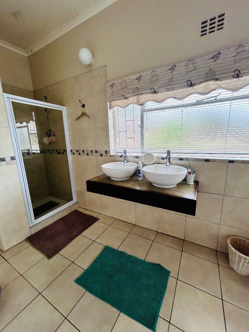 6 Bedroom Property for Sale in Vryheid KwaZulu-Natal