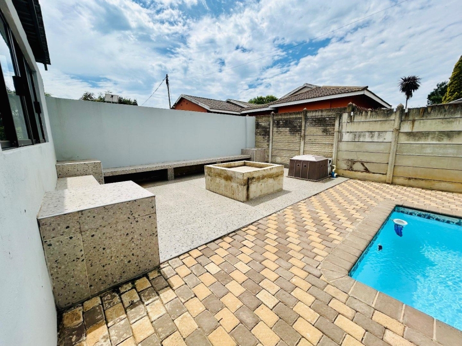 6 Bedroom Property for Sale in Vryheid KwaZulu-Natal