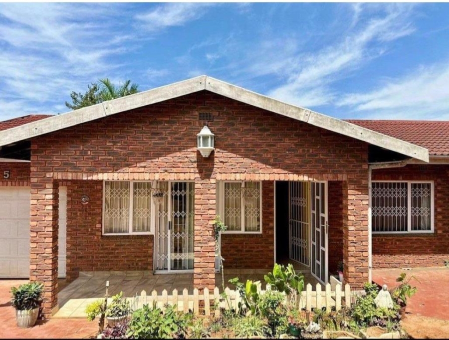 4 Bedroom Property for Sale in Sunningdale KwaZulu-Natal