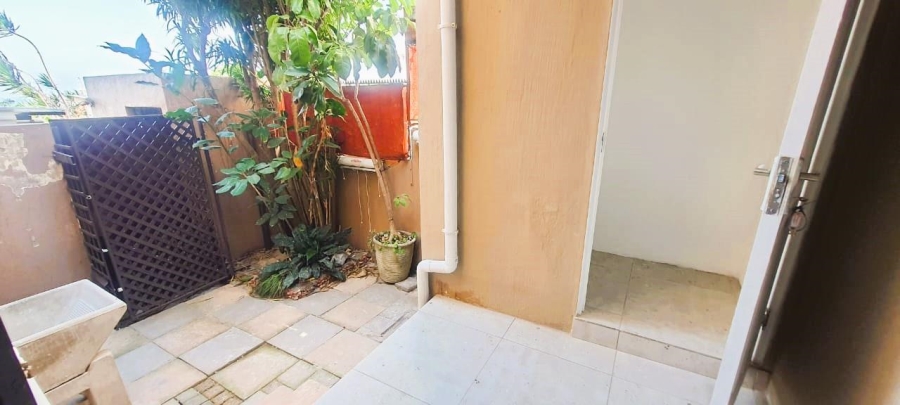To Let 2 Bedroom Property for Rent in Windermere KwaZulu-Natal