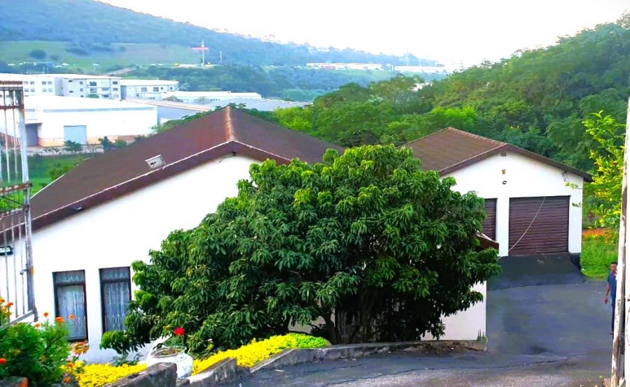 4 Bedroom Property for Sale in Avoca KwaZulu-Natal