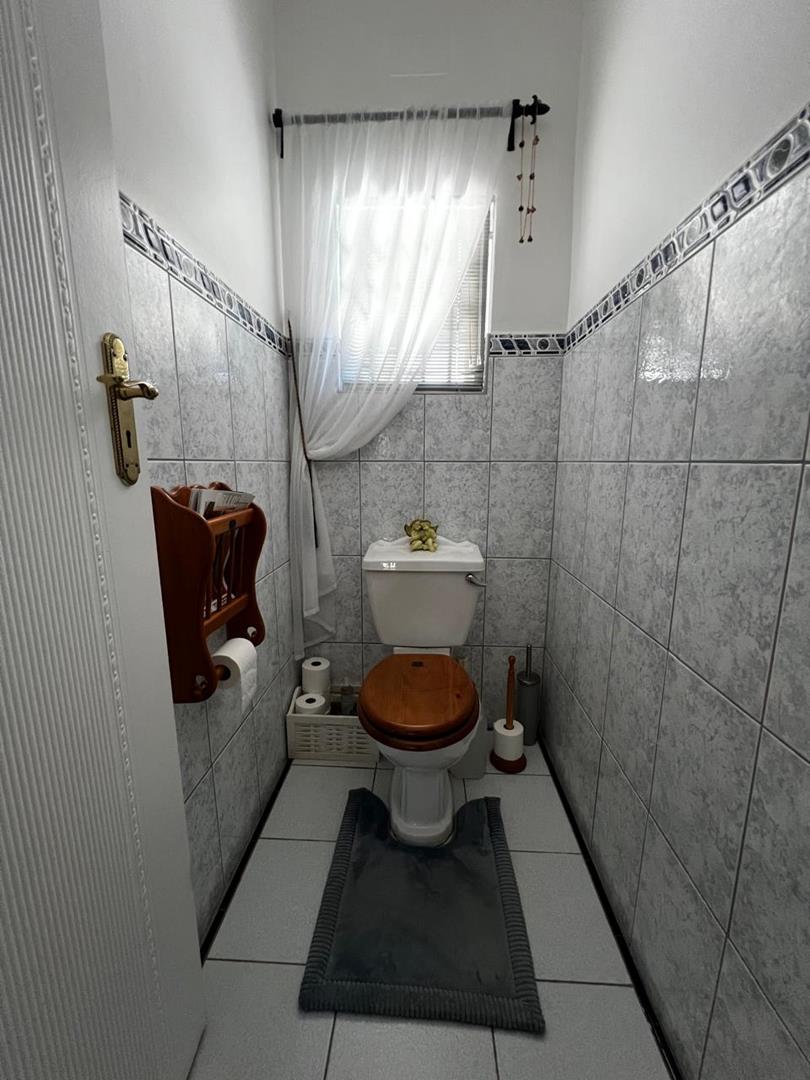 5 Bedroom Property for Sale in Kildare KwaZulu-Natal