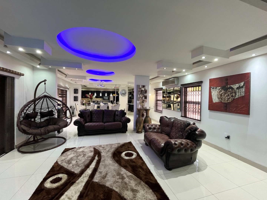 6 Bedroom Property for Sale in Umhlanga KwaZulu-Natal