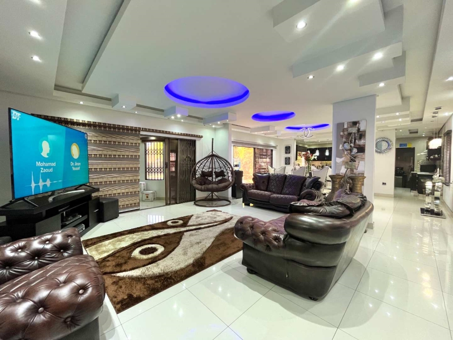 6 Bedroom Property for Sale in Umhlanga KwaZulu-Natal