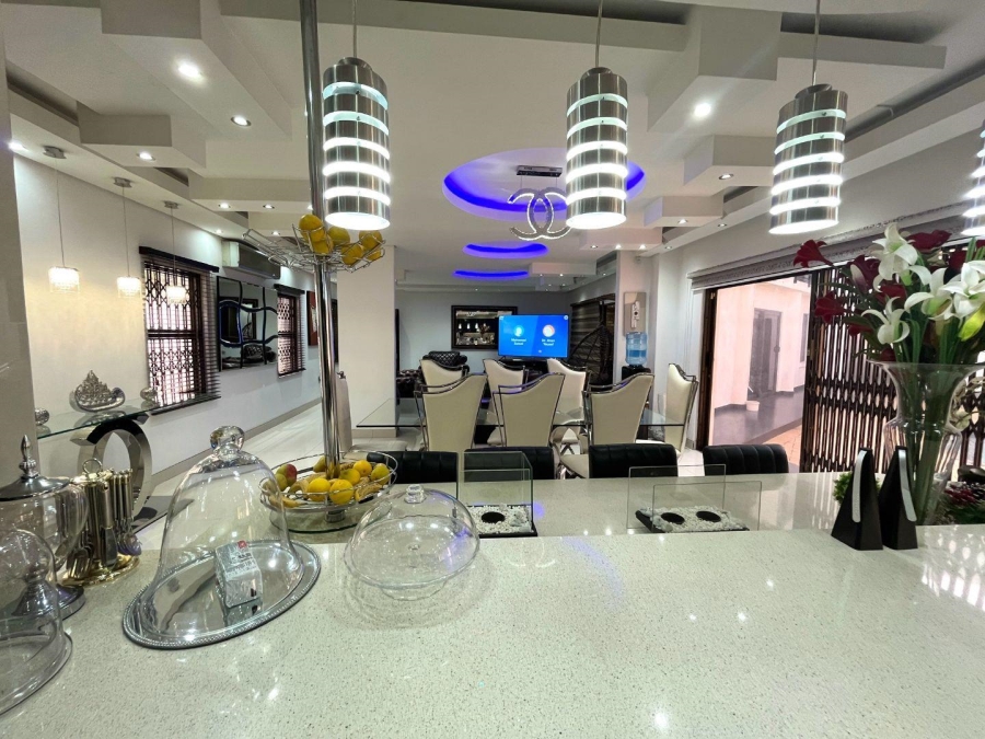 6 Bedroom Property for Sale in Umhlanga KwaZulu-Natal