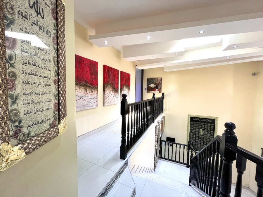 6 Bedroom Property for Sale in Umhlanga KwaZulu-Natal