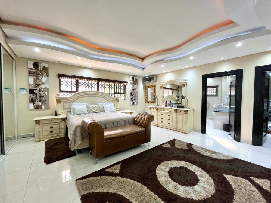 6 Bedroom Property for Sale in Umhlanga KwaZulu-Natal