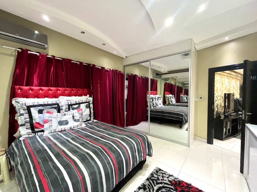 6 Bedroom Property for Sale in Umhlanga KwaZulu-Natal