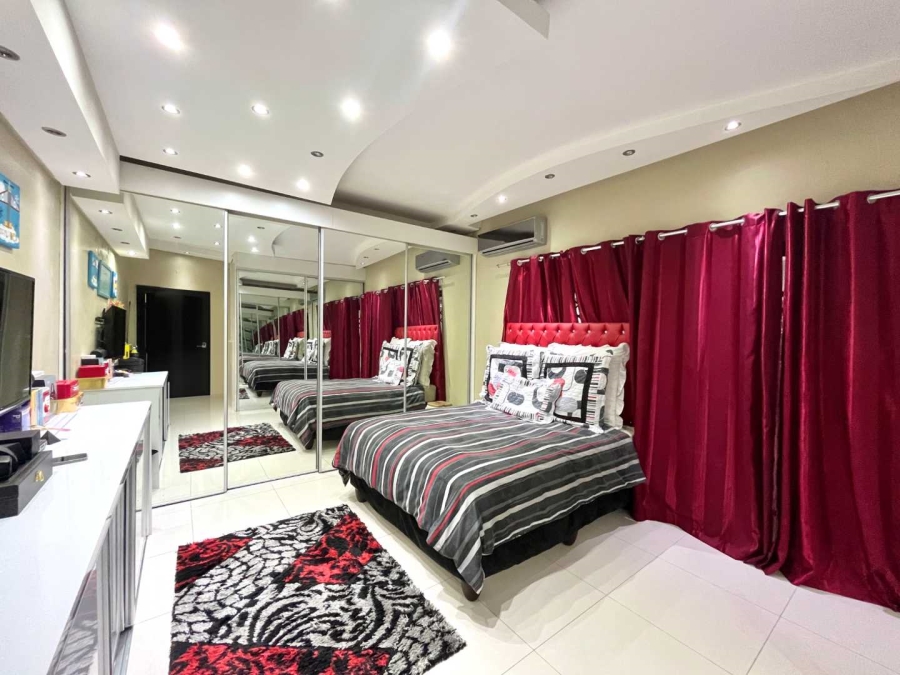 6 Bedroom Property for Sale in Umhlanga KwaZulu-Natal