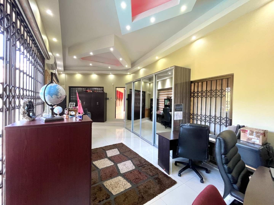 6 Bedroom Property for Sale in Umhlanga KwaZulu-Natal