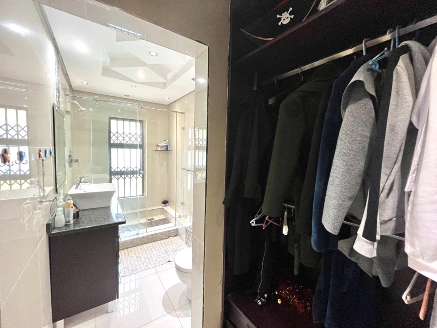 6 Bedroom Property for Sale in Umhlanga KwaZulu-Natal