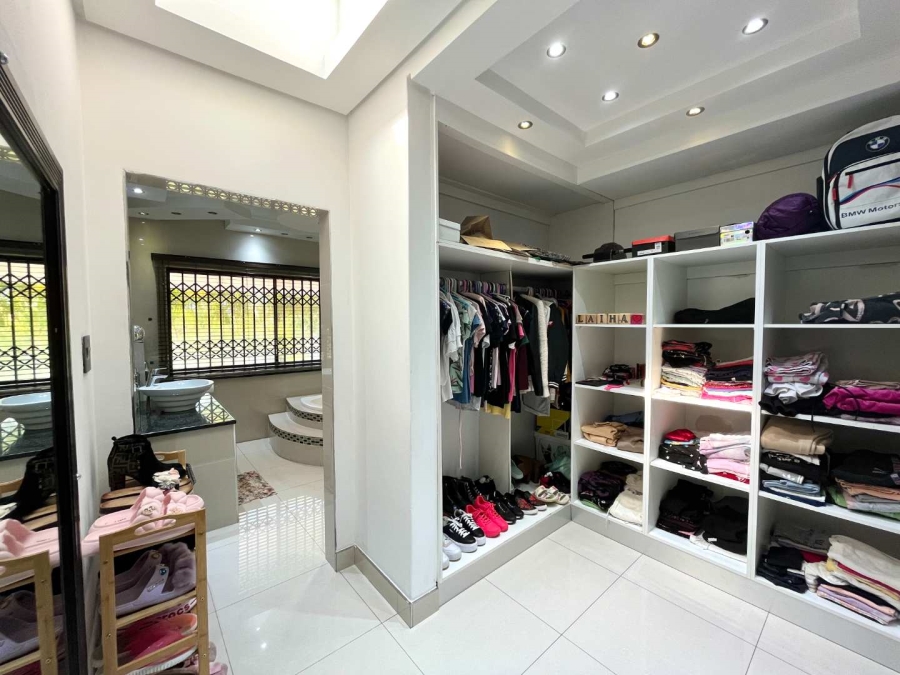 6 Bedroom Property for Sale in Umhlanga KwaZulu-Natal