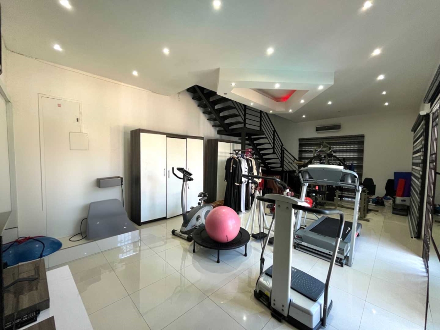 6 Bedroom Property for Sale in Umhlanga KwaZulu-Natal