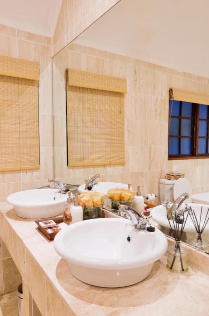 9 Bedroom Property for Sale in Umhlanga KwaZulu-Natal