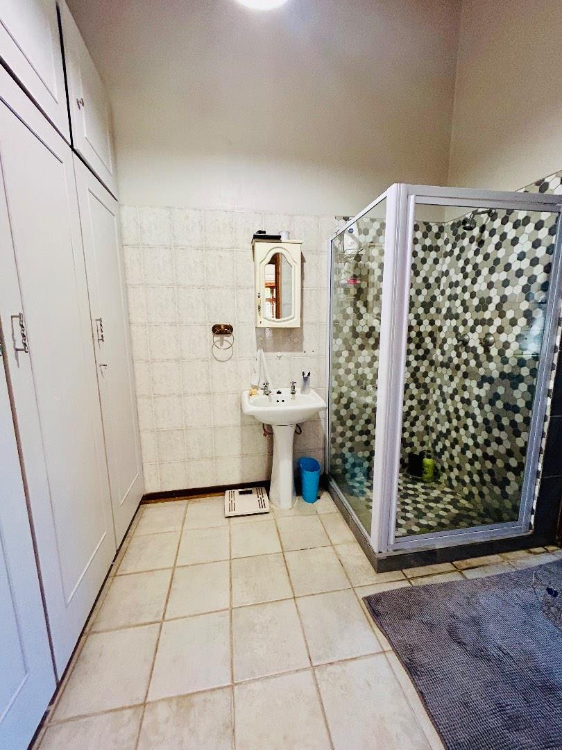 6 Bedroom Property for Sale in Vryheid KwaZulu-Natal