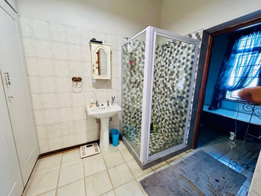 6 Bedroom Property for Sale in Vryheid KwaZulu-Natal