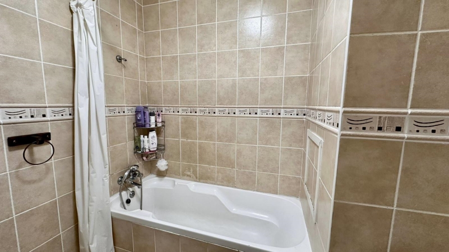 2 Bedroom Property for Sale in La Mercy KwaZulu-Natal